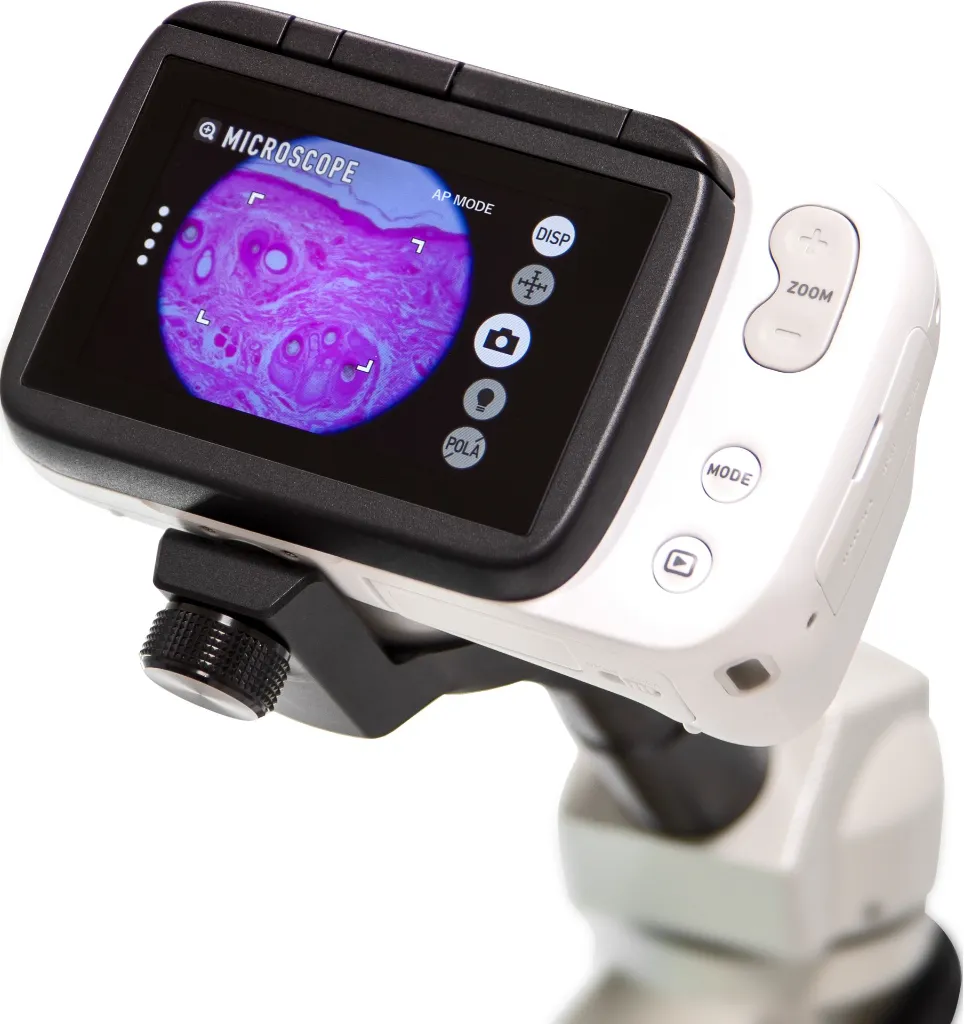Écran de la DermoCamera Casio DZ-D100 en mode microscope, fixée à un microscope avec l’adaptateur DMS-100M